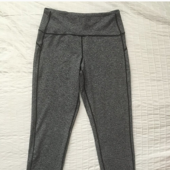 *SOLD* Lululemon leggings - Picture 3 of 5